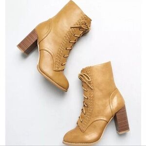 Womens Camel Lace Up Ankle Boot Size 6.5 NEW W/out box Royal Monk Dress Casual